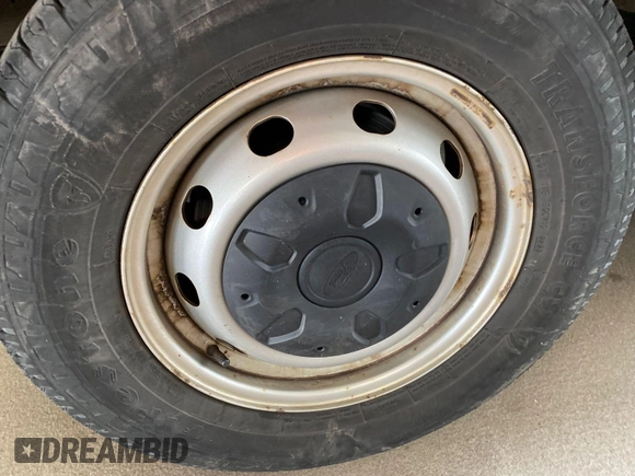 2018 Ford Transit с VIN 1FTYE1YM0JKB52111, выставлен на аукционе IAAI как лот 42832831 с пробегом 132 936 миль миль и . История ставок и продаж доступна на DreamBid. Изображение 29.