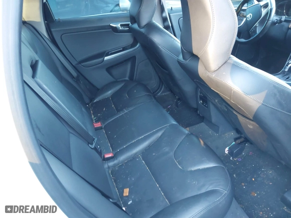 2016 Volvo XC60 T5 Platinum with VIN YV4612RM0G2787732, listed as a IAAI auction lot 41408345 with 120,429 mi miles. Bid and sale history available at carsss.com. Image 8.