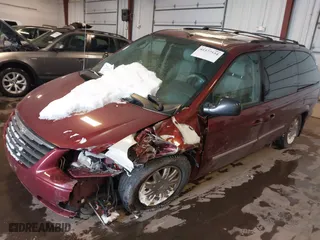 2007 Chrysler Town & Country LWB Touring with VIN 2A4GP54L67R153147, listed as a IAAI auction lot 41577534 with 113,991 mi miles. Bid and sale history available at carsss.com. Image 17.