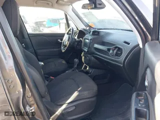 2018 Jeep Renegade Latitude with VIN ZACCJABB1JPJ49623, listed as a IAAI auction lot 41727353 with 92,447 mi miles. Bid and sale history available at carsss.com. Image 5.