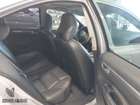 2009 Volvo S60 2.5T with VIN YV1RS592592733286, listed as a IAAI auction lot 42020873 with 129,880 mi miles. Bid and sale history available at carsss.com. Image 8.