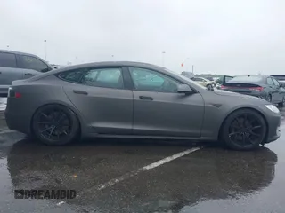 2013 Tesla Model S с VIN 5YJSA1DN4DFP09961, выставлен на аукционе IAAI как лот 42304508 с пробегом 90 648 миль миль и . История ставок и продаж доступна на DreamBid. Изображение 13.