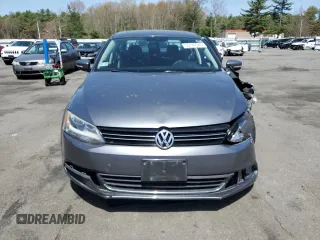 2014 Volkswagen Jetta TDI with VIN 3VWLL7AJ2EM393604, listed as a Copart auction lot 55147545 with 130,273 mi miles and Salvage title. Bid and sale history available at DreamBid. Image 5.
