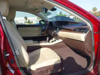 2018 Lexus ES 300h z VIN JTHBW1GG5J2193461, wystawiony jako IAAI lot #42370795 z przebiegiem 85 658 mil mil oraz . Historia ofert i sprzedaży dostępna na DreamBid. Obrazek 5.