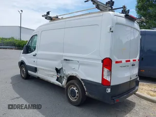 2019 Ford Transit z VIN 1FTYR1CM7KKB27266, wystawiony jako IAAI lot #42290305 z przebiegiem 129 746 mil mil oraz . Historia ofert i sprzedaży dostępna na DreamBid. Obrazek 3.