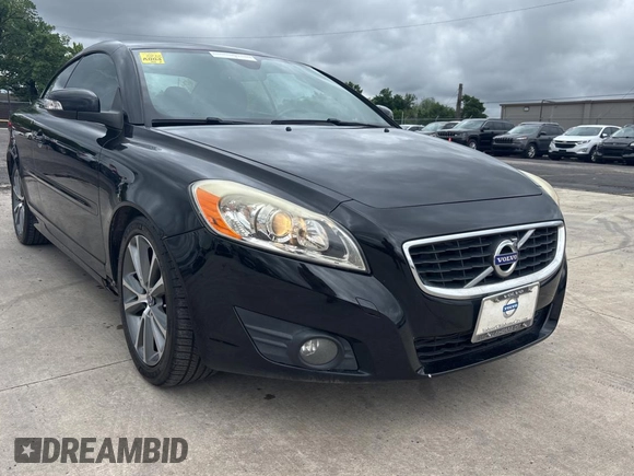 2012 Volvo C70 T5 with VIN YV1672MC2CJ127802, listed as a Copart auction lot 55505505 with 136,610 mi miles and Clean Title. Bid and sale history available at carsss.com. Image 1.