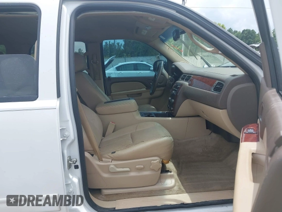 2013 Chevrolet Tahoe LS with VIN 1GNSCAE01DR260799, listed as a IAAI auction lot 42496680 with 199,276 mi miles and . Bid and sale history available at DreamBid. Image 5.