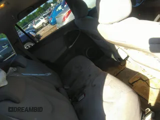 2007 Toyota RAV4 Limited с VIN JTMBD31VX76027755, выставлен на аукционе IAAI как лот 42528396 с пробегом 265 446 миль миль и . История ставок и продаж доступна на DreamBid. Изображение 8.