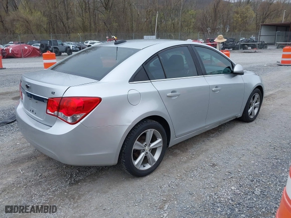 2015 Chevrolet Cruze LT with VIN 1G1PE5SB3F7262387, listed as a IAAI auction lot 41923414 with 153,198 mi miles. Bid and sale history available at carsss.com. Image 4.
