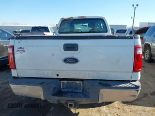 2014 Ford F-250 XL z VIN 1FT7X2B67EEB13106, wystawiony jako IAAI lot #41337143 z przebiegiem 116 625 mil mil oraz . Historia ofert i sprzedaży dostępna na DreamBid. Obrazek 16.