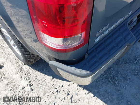 2010 GMC Sierra 1500 SLE z VIN 3GTRKVE31AG275827, wystawiony jako IAAI lot #41663348 z przebiegiem 171 539 mil mil oraz . Historia ofert i sprzedaży dostępna na DreamBid. Obrazek 6.