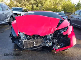 2017 Lamborghini Huracan z VIN ZHWUC2ZF9HLA07464, wystawiony jako IAAI lot #40491332 z przebiegiem 15 069 mil mil oraz . Historia ofert i sprzedaży dostępna na DreamBid. Obrazek 13.