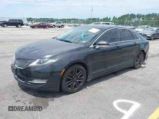 2013 Lincoln MKZ z VIN 3LN6L2GK1DR800859, wystawiony jako IAAI lot #42347695 z przebiegiem 193 300 mil mil oraz . Historia ofert i sprzedaży dostępna na DreamBid. Obrazek 2.