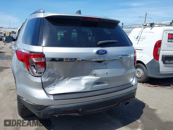 2018 Ford Explorer XLT z VIN 1FM5K7D87JGB56677, wystawiony jako IAAI lot #41926338 z przebiegiem 101 332 mil mil oraz . Historia ofert i sprzedaży dostępna na DreamBid. Obrazek 16.