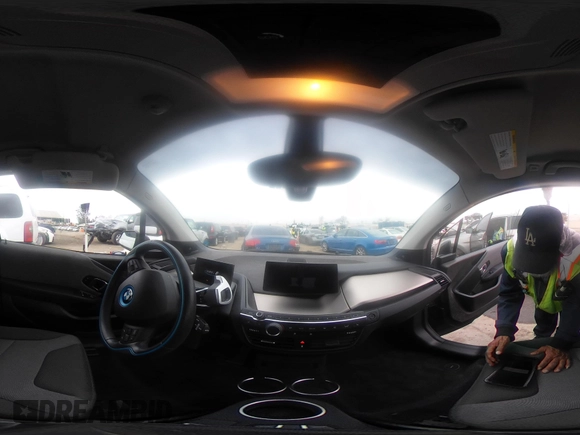 2019 BMW i3 z VIN WBY8P4C54K7E83372, wystawiony jako IAAI lot #42055886 z przebiegiem 22 230 mil mil oraz . Historia ofert i sprzedaży dostępna na DreamBid. Obrazek 21.
