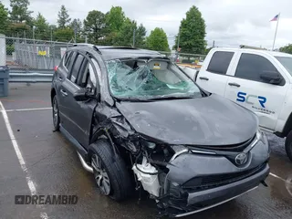 2018 Toyota RAV4 XLE z VIN JTMWFREV3JJ184752, wystawiony jako IAAI lot #42356452 z przebiegiem 79 532 mil mil oraz . Historia ofert i sprzedaży dostępna na DreamBid. Obrazek 1.