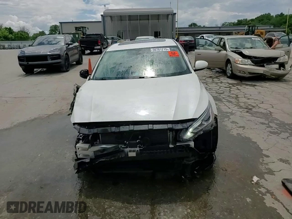 2019 Nissan Altima SV z VIN 1N4BL4DV8KC115689, wystawiony jako Copart lot #56781215 z przebiegiem 39 049 mil mil oraz Szkoda całkowita • Salvage title. Historia ofert i sprzedaży dostępna na DreamBid. Obrazek 14.