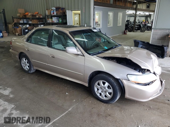 2002 Honda Accord EX z VIN 1HGCG56622A158128, wystawiony jako Copart lot #58494755 z przebiegiem 215 389 mil mil oraz Czysty tytuł • Clean title. Historia ofert i sprzedaży dostępna na DreamBid. Obrazek 4.