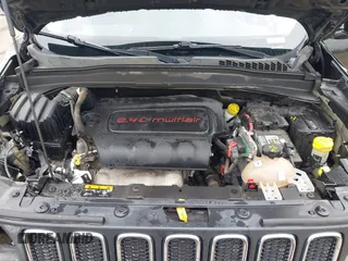 2017 Jeep Renegade Latitude with VIN ZACCJABB9HPE58804, listed as a IAAI auction lot 42100567 with 100,474 mi miles. Bid and sale history available at carsss.com. Image 10.