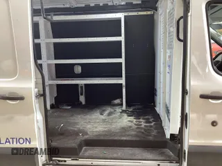 2019 Ford Transit z VIN 1FTYR2CM1KKA32062, wystawiony jako IAAI lot #42596475 z przebiegiem 151 369 mil mil oraz . Historia ofert i sprzedaży dostępna na DreamBid. Obrazek 26.