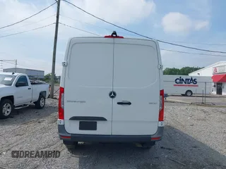 2022 Mercedes-Benz Sprinter Cargo с VIN W1Y70BGY9NT088053, выставлен на аукционе IAAI как лот 42481749 с пробегом Не указан миль и . История ставок и продаж доступна на DreamBid. Изображение 16.