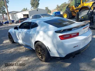 2018 Chevrolet Camaro ZL1 with VIN 1G1FK1R69J0105146, listed as a IAAI auction lot 40570089 with 34,804 mi miles and . Bid and sale history available at DreamBid. Image 3.