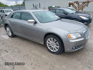 2014 Chrysler 300 C z VIN 2C3CCAKG8EH164446, wystawiony jako IAAI lot #42282141 z przebiegiem 199 257 mil mil oraz . Historia ofert i sprzedaży dostępna na DreamBid. Obrazek 1.