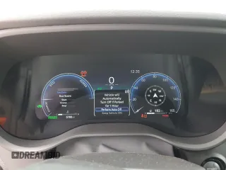 2025 Toyota Sienna XSE z VIN 5TDCSKFC3SS155341, wystawiony jako Copart lot #55633865 z przebiegiem 5 780 mil mil oraz Szkoda całkowita • Salvage title. Historia ofert i sprzedaży dostępna na DreamBid. Obrazek 9.