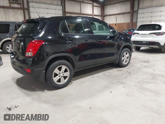 2019 Chevrolet Trax LS with VIN 3GNCJNSB0KL152458, listed as a IAAI auction lot 41944875 with 118,055 mi miles. Bid and sale history available at carsss.com. Image 4.