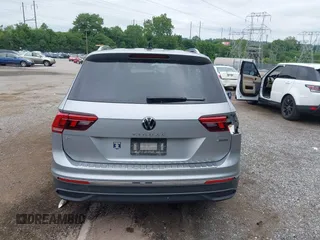 2022 Volkswagen Tiguan SE z VIN 3VV2B7AX0NM159615, wystawiony jako IAAI lot #42399370 z przebiegiem 25 352 mil mil oraz . Historia ofert i sprzedaży dostępna na DreamBid. Obrazek 16.