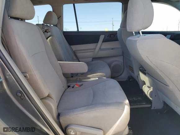 2011 Toyota Highlander with VIN 5TDZA3EH8BS015110, listed as a Copart auction lot 81560414 with 0 mi miles and Salvage Title. Bid and sale history available at carsss.com. Image 11.