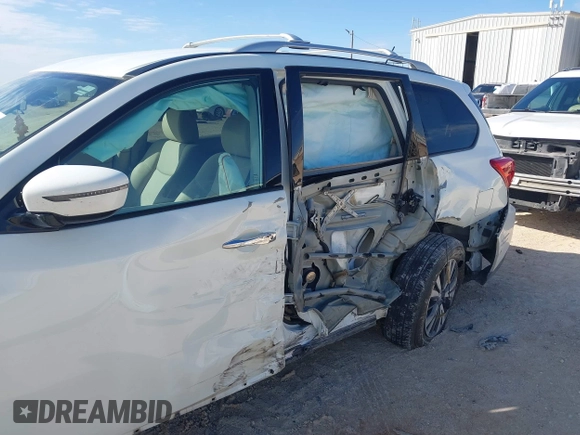 2017 Nissan Pathfinder Platinum with VIN 5N1DR2MM7HC673860, listed as a IAAI auction lot 41316250 with 124,117 mi miles and . Bid and sale history available at DreamBid. Image 6.