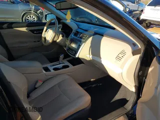 2016 Nissan Altima SR with VIN 1N4AL3AP7GC155622, listed as a IAAI auction lot 41202784 with 95,424 mi miles and . Bid and sale history available at carsss.com. Image 5.