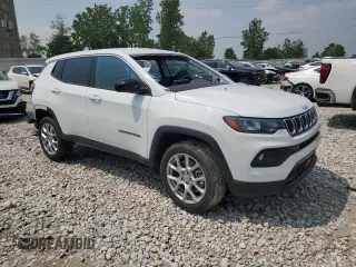 2024 Jeep Compass Latitude Lux with VIN 3C4NJDFN6RT600292, listed as a Copart auction lot 59290395 with 1,639 mi miles and Clean title. Bid and sale history available at DreamBid. Image 4.
