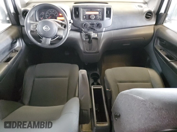 2015 Nissan NV200 SV z VIN 3N6CM0KN6FK698302, wystawiony jako Copart lot #54595845 z przebiegiem 187 416 mil mil oraz Czysty tytuł • Clean title. Historia ofert i sprzedaży dostępna na DreamBid. Obrazek 8.
