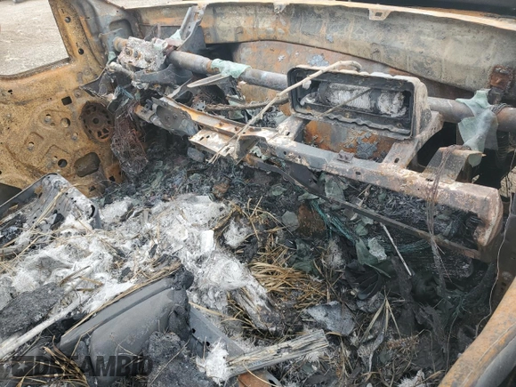 2003 Ford Excursion Limited z VIN 1FMNU43S43EB55541, wystawiony jako Copart lot #56325034 z przebiegiem Nie podano mil oraz Nie do naprawy. Historia ofert i sprzedaży dostępna na DreamBid. Obrazek 8.