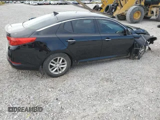 2013 Kia Optima LX z VIN 5XXGM4A77DG132022, wystawiony jako Copart lot #52178515 z przebiegiem 143 611 mil mil oraz Szkoda całkowita • Salvage title. Historia ofert i sprzedaży dostępna na DreamBid. Obrazek 3.