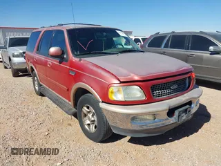 1998 Ford Expedition XLT with VIN 1FMRU17L7WLC03522, listed as a IAAI auction lot 41435642 with 239,787 mi miles. Bid and sale history available at carsss.com. Image 1.