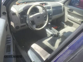 2008 Ford Escape XLT z VIN 1FMCU031X8KB27551, wystawiony jako Copart lot #62504245 z przebiegiem 206 839 mil mil oraz Szkoda całkowita • Salvage title. Historia ofert i sprzedaży dostępna na DreamBid. Obrazek 8.