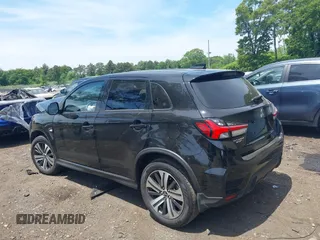 2023 Mitsubishi Outlander ES z VIN JA4ARUAU2PU008729, wystawiony jako IAAI lot #39558734 z przebiegiem 7 466 mil mil oraz . Historia ofert i sprzedaży dostępna na DreamBid. Obrazek 3.