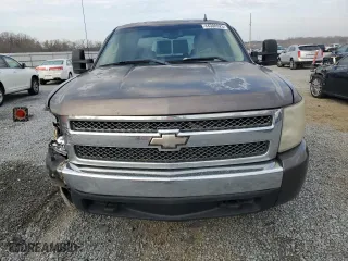 2008 Chevrolet Silverado 1500 LT w/1LT with VIN 2GCEK13M181168234, listed as a Copart auction lot 44300925 with 294,154 mi miles and Salvage Title. Bid and sale history available at carsss.com. Image 5.