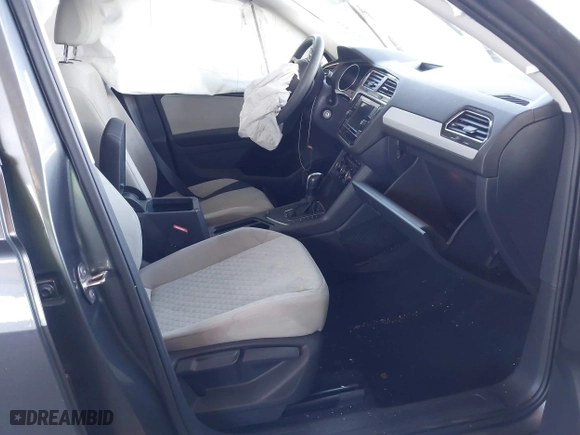 2018 Volkswagen Tiguan S with VIN 3VV1B7AX6JM024225, listed as a IAAI auction lot 41751253 with 53,317 mi miles. Bid and sale history available at carsss.com. Image 5.