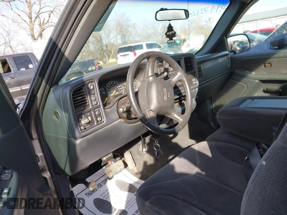 1999 GMC New Sierra 1500 SLE with VIN 1GTEK14T4XE539051, listed as a IAAI auction lot 41472124 with 151,088 mi miles. Bid and sale history available at carsss.com. Image 8.