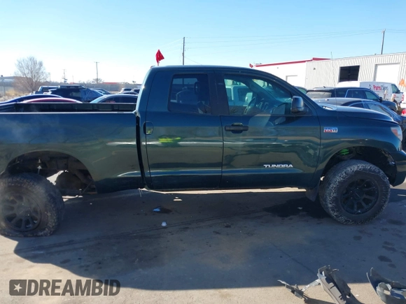 2008 Toyota Tundra z VIN 5TFBV54198X078550, wystawiony jako IAAI lot #41527928 z przebiegiem 190 483 mil mil oraz . Historia ofert i sprzedaży dostępna na DreamBid. Obrazek 13.