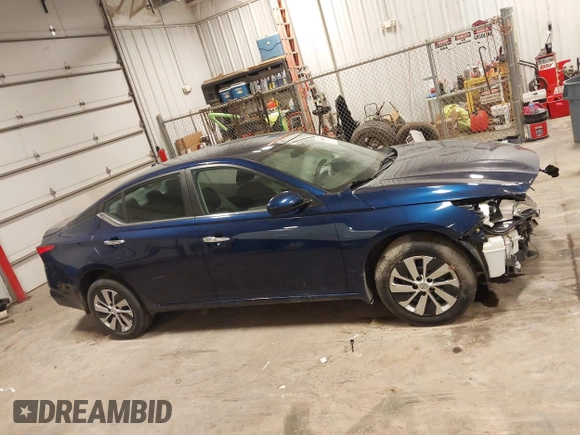 2019 Nissan Altima 2.5 S with VIN 1N4BL4BW6KC152381, listed as a IAAI auction lot 41340876 with 60,540 mi miles. Bid and sale history available at carsss.com. Image 13.