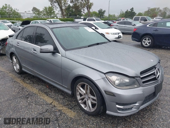 2014 Mercedes-Benz C 250 Sport с VIN WDDGF4HBXEG253583, выставлен на аукционе IAAI как лот 42189407 с пробегом 134 896 миль миль и . История ставок и продаж доступна на DreamBid. Изображение 1.