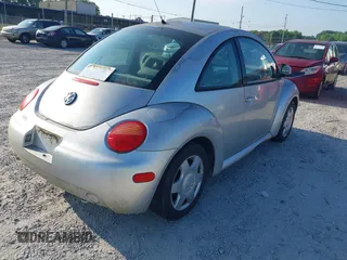 1998 Volkswagen Beetle с VIN 3VWBB61C3WM017876, выставлен на аукционе IAAI как лот 42418170 с пробегом Не указан миль и . История ставок и продаж доступна на DreamBid. Изображение 4.