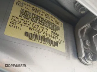 2008 Nissan Versa S z VIN 3N1BC11E68L405992, wystawiony jako IAAI lot #42060826 z przebiegiem 142 956 mil mil oraz . Historia ofert i sprzedaży dostępna na DreamBid. Obrazek 9.