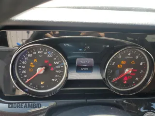 2018 Mercedes-Benz E 400 with VIN WDD1J6FB2JF020039, listed as a Copart auction lot 52329585 with 62,303 mi miles and Salvage Title. Bid and sale history available at DreamBid. Image 9.