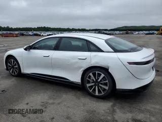2023 Lucid Air Pure z VIN 50EA1PFAXPA006463, wystawiony jako Copart lot #65423074 z przebiegiem 4488 mil mil oraz Szkody całkowita. Historia ofert i sprzedaży dostępna na DreamBid. Obrazek 2.